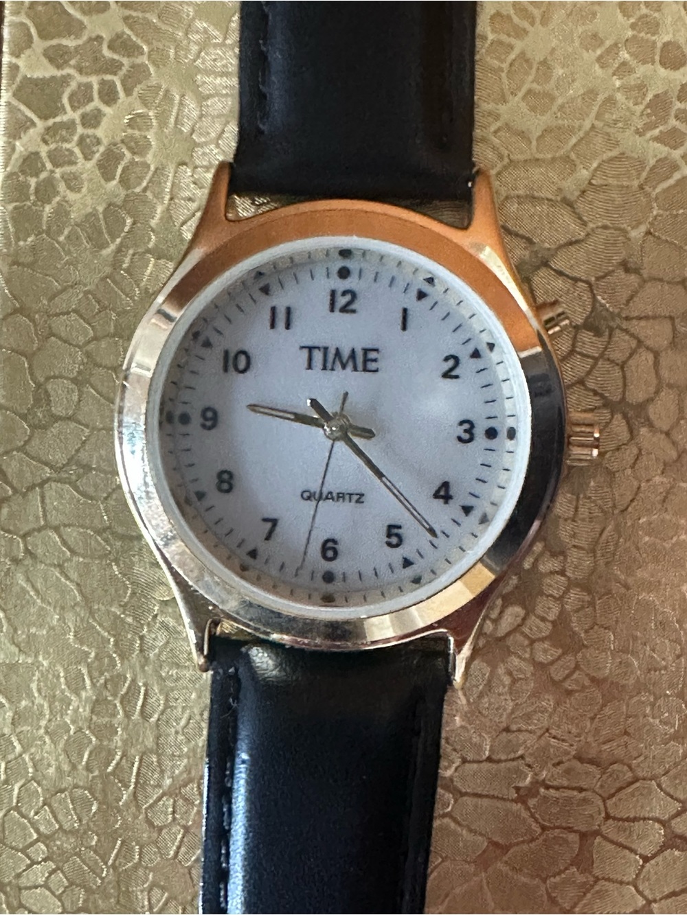 Time Women’s Watch Leather Band New Battery works